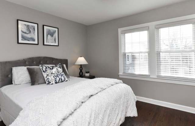 2 bed 1 bath with W/D photos photos