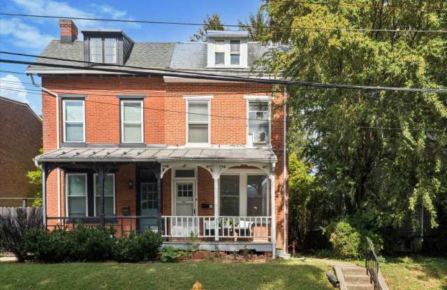 Student Rental Across from WCU Campus – 3 Bedrooms + Office, 2 Baths photos photos