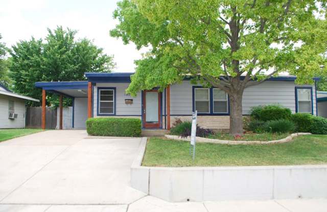 Darling 4-2 in South Fort Worth! - 1424 Edney Street, Fort Worth, TX 76115