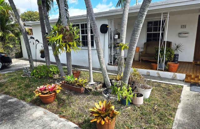 131 SW 53rd Ct photos photos