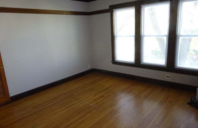 3105 N Long Avenue Gallery 4