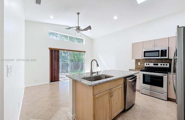 17738 SW 20th St photos photos