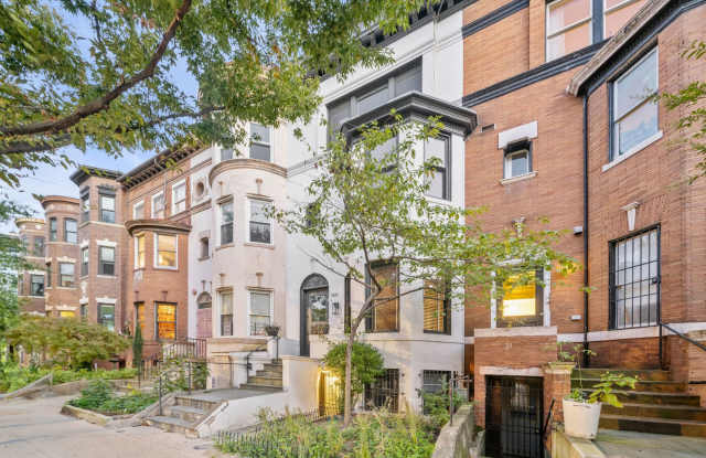 Welcome Home to Your Stylish 1 BR/1BA in Adams Morgan! - 1832 Calvert Street Northwest, Washington, DC 20009