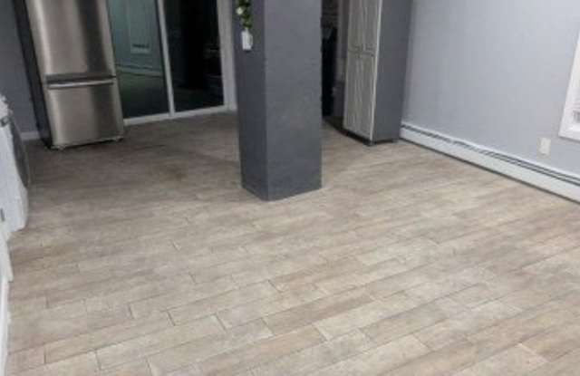 309-311 W Broadway photos photos