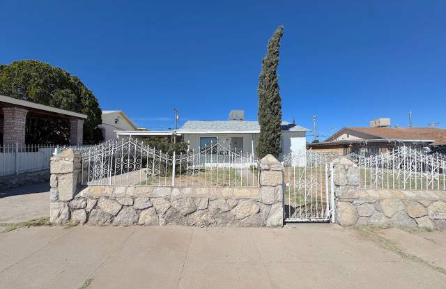 Central El Paso 3 bed REFRIG A/C with Mountain Views! photos photos