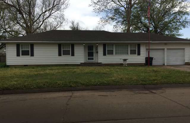 2913 W Longview photos photos