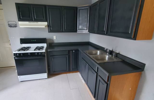 931 Home Avenue - 2 Gallery 3