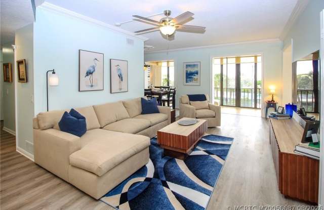 150 SE Four Winds Drive Gallery 4