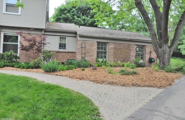 2571 Roseland Dr - 2571 Roseland Drive, Washtenaw County, MI 48103