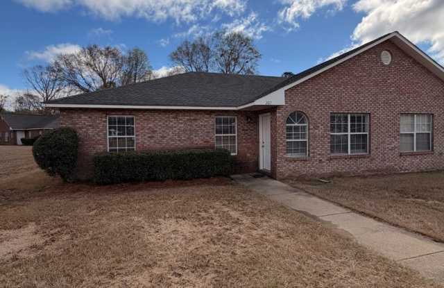 To Be Newly Renovated 3BR/2BA Duplex – Prime Location Near Auburn University! photos photos