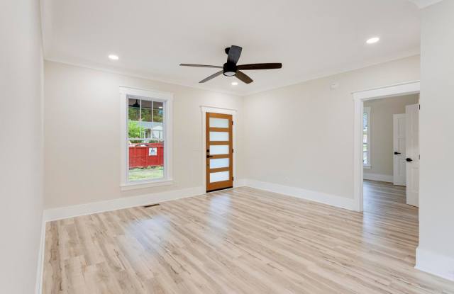 Fully Renovated 3 Bedroom Home With BACKYARD!!! Gallery 2