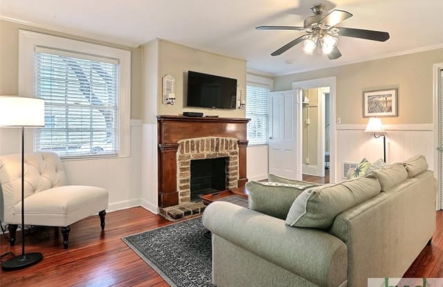 123 W Park Avenue - 123 West Park Avenue, Savannah, GA 31401
