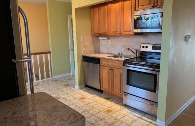 612 HIGH MOUNTAIN RD - 612 High Mountain Rd, Franklin Lakes, NJ 07417