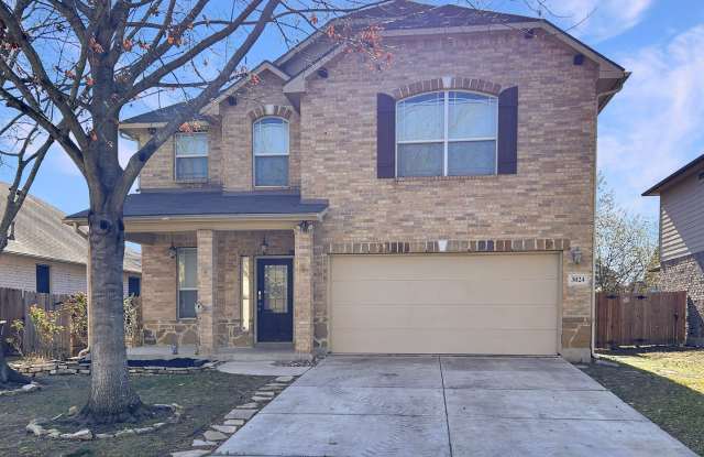 Spacious 4 BRM in Schertz - Mature Trees and Storage photos photos