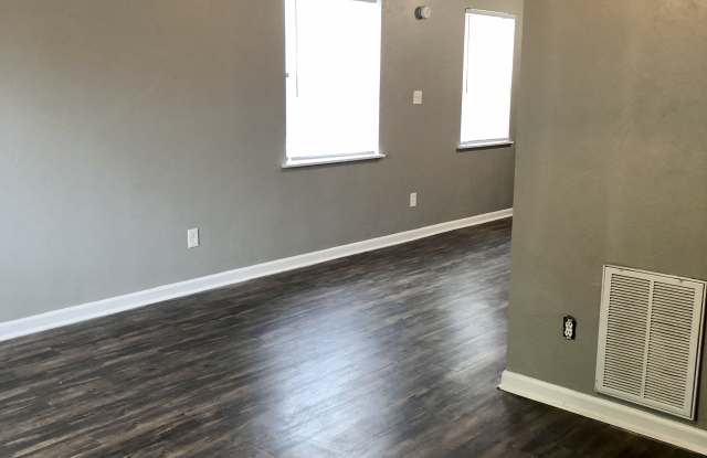 306 White Dr Gallery 3