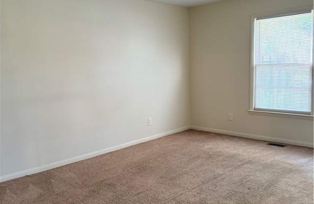 1610 Diplomat Drive Gallery 4