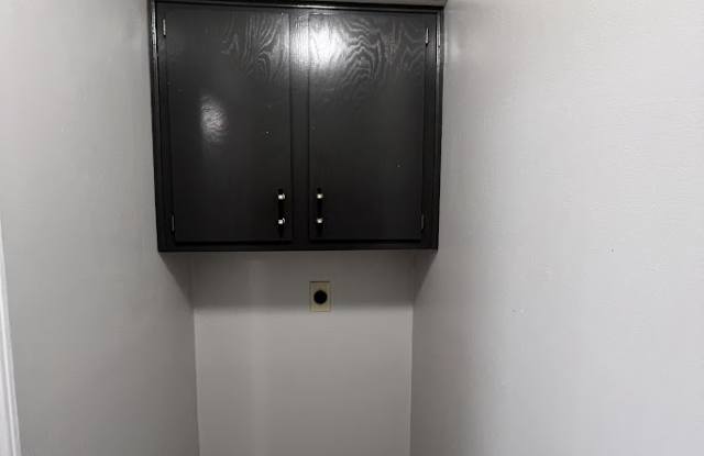 213 Elas Court - 215 Gallery 4