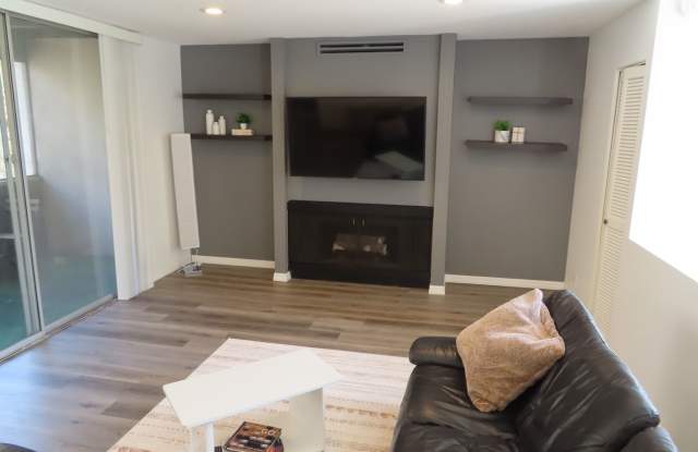 Partially Furnished Two Bedroom Condo in College Area Gallery 4