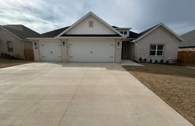 Beautiful Bentonville Home! 3 Bedrooms, 2.5 Bathrooms!! photos photos