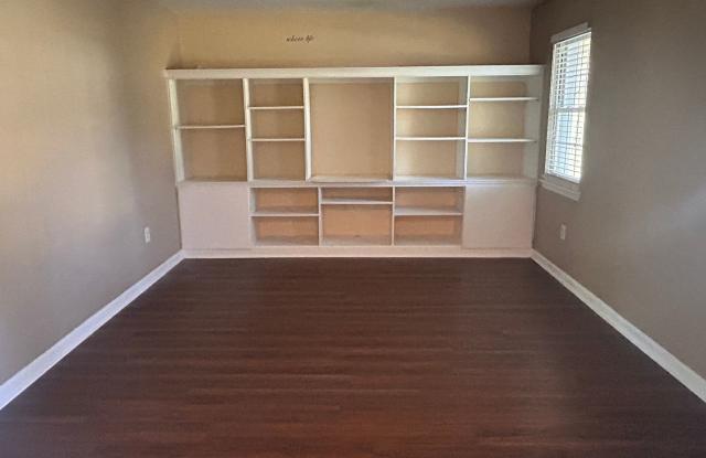 823 Mitchell Street - Pet Friendly and Centrally Located Gallery 4