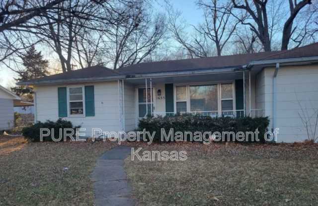 1635 SW Burnett Road - 1635 Southwest Burnett Road, Topeka, KS 66604