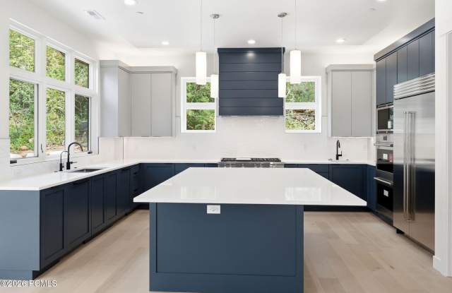 4043 W Crest Court Gallery 2