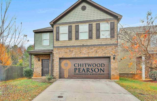 McDonough Home Spacious and Close to Everything! - 5037 Pioneer Parkway, McDonough, GA 30253