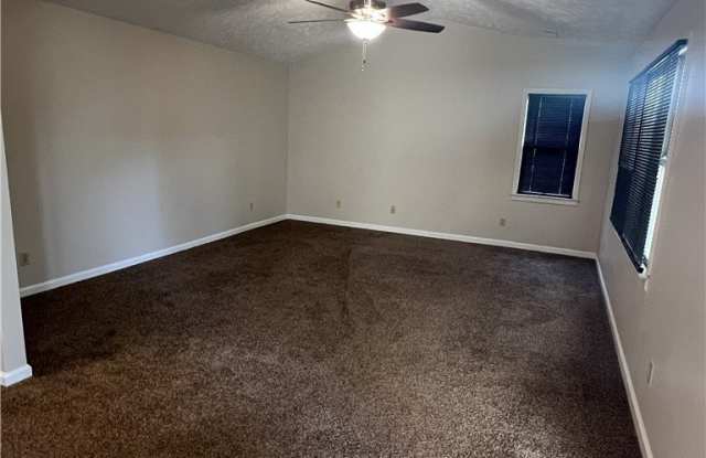 100-B TWIN ACRES Drive Gallery 3