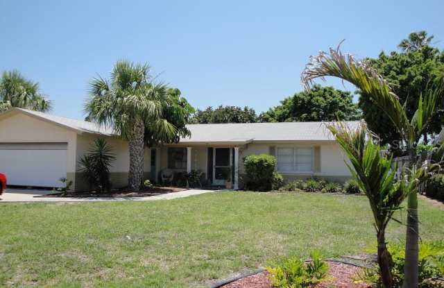 261 JULIA CIRCLE - 261 South Julia Circle, St. Pete Beach, FL 33706