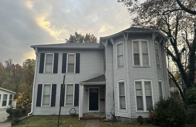 902 State St. Apt. B - 902 State Street, Alton, IL 62002