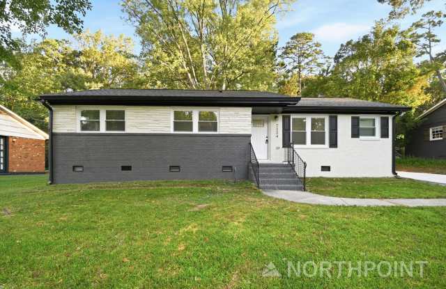 Available for Immediate move in! Recently renovated 3 bed 2 bath photos photos