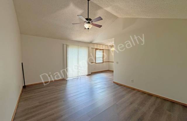 Cozy 2 Bed, 1 Bath Home with Attached Garage Available! Gallery 3