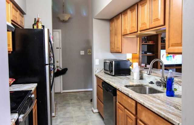 1418 GREENBRIAR CIRCLE Gallery 4