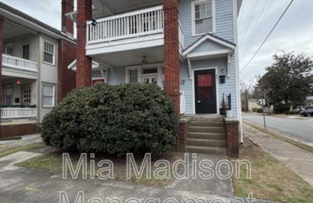 801 E 39th St photos photos