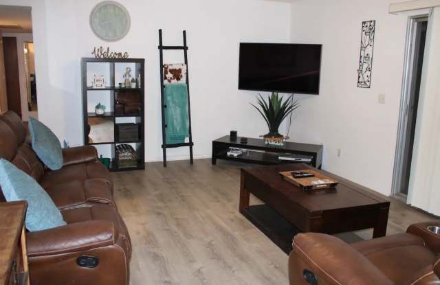 1815 Palo Verde Blvd S Gallery 4