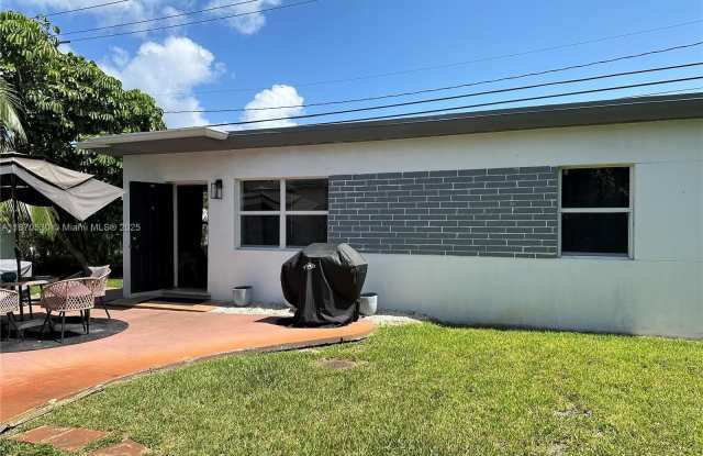 910 NE 81st St photos photos