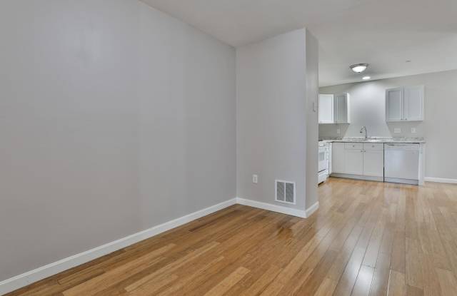 50 Barrington Avenue Gallery 4
