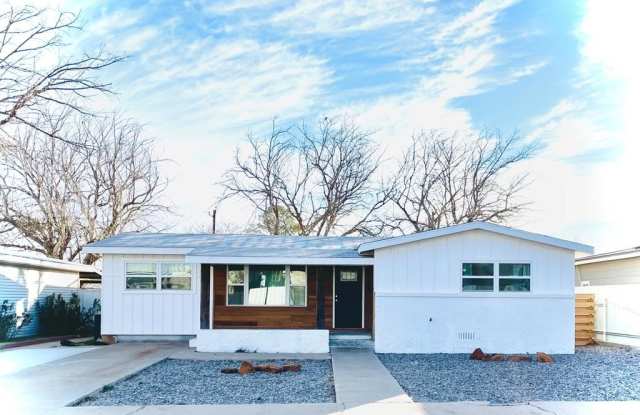 311 SW 10th St photos photos