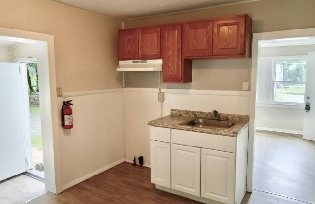 One Bedroom Detached House FOR RENT in Bridgeton, NJ $1150 photos photos