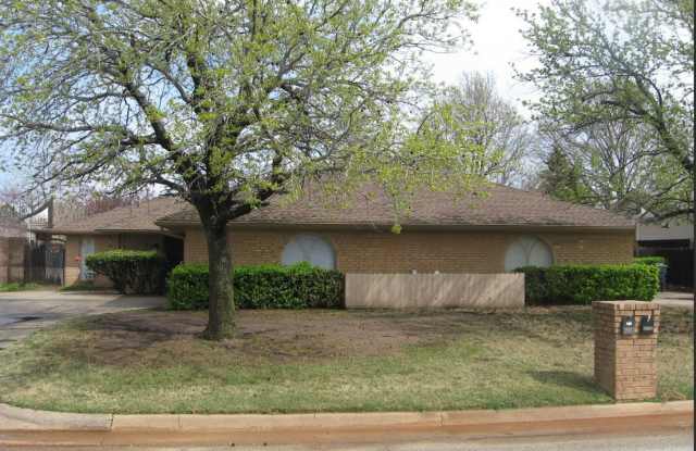 JGH 017-018 N OKC photos photos