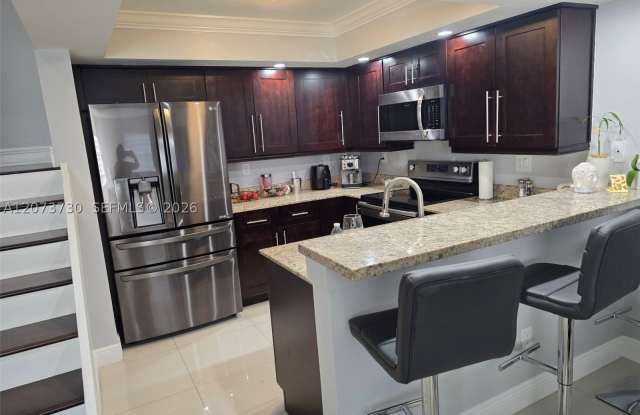 12025 SW 19th Ln Gallery 2