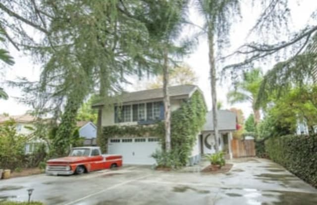 13847 Chandler Blvd - 13847 Chandler Boulevard, Los Angeles, CA 91401