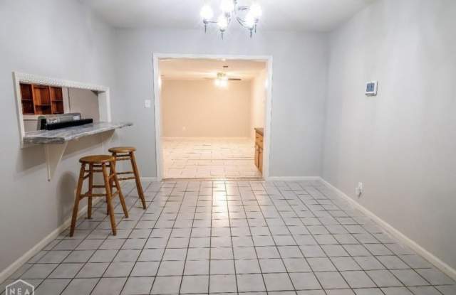 1705 Colonial Road Gallery 2