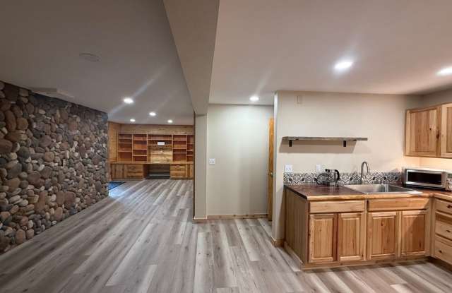 Charming 3BR Apartment in Woodland Park photos photos