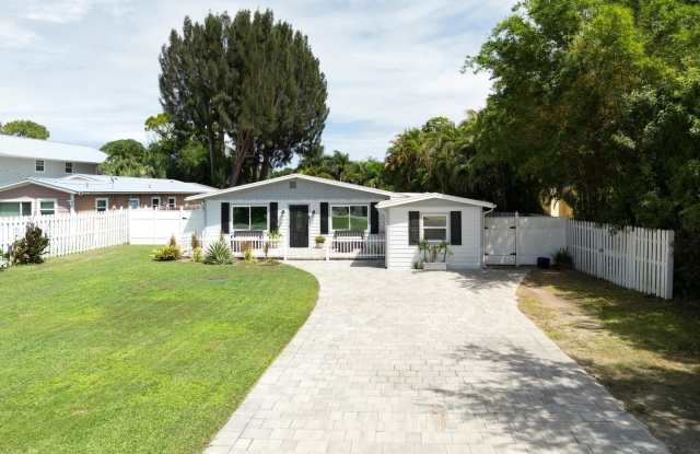 1467 SW Peninsula Lane photos photos