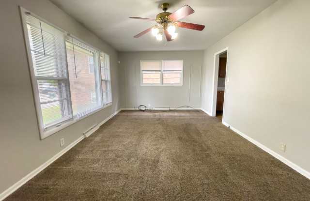 In-Unit Washer and Dryer Gallery 4
