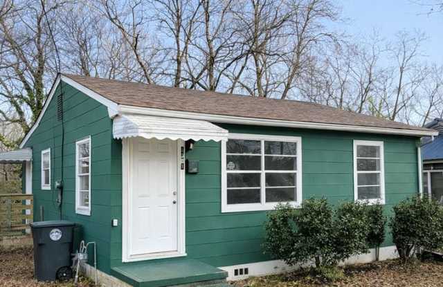 Charming Rental at 1301 19th Pl SW photos photos