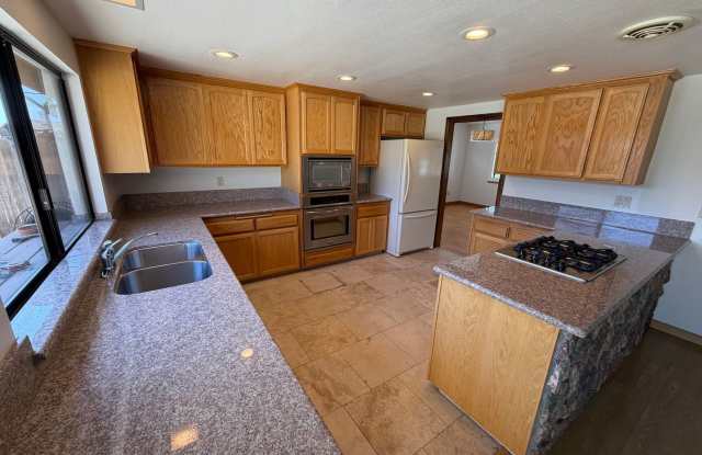 818 Harrison Drive -- 3 Bedroom, 2 Bathroom North-East Santa Maria Custom Home Gallery 4