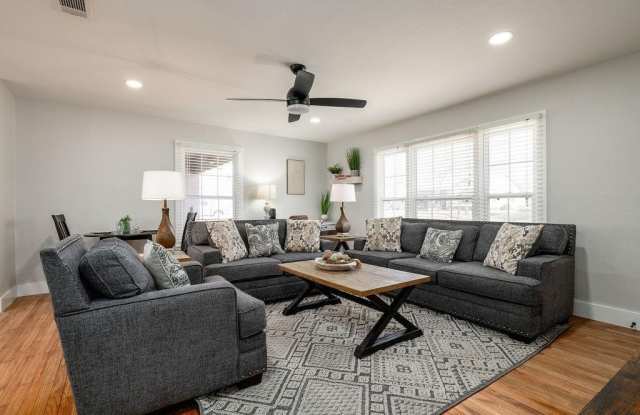 325 League Street S photos photos