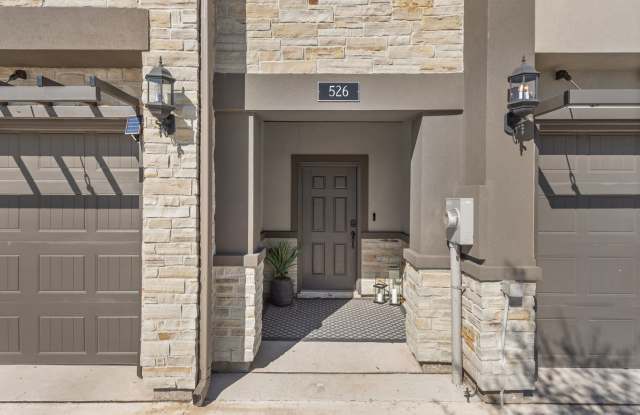 AUGUST 2027 PRE-LEASE! 4 Bed, 4.5 Bath at Pershing Pointe!! Gallery 4